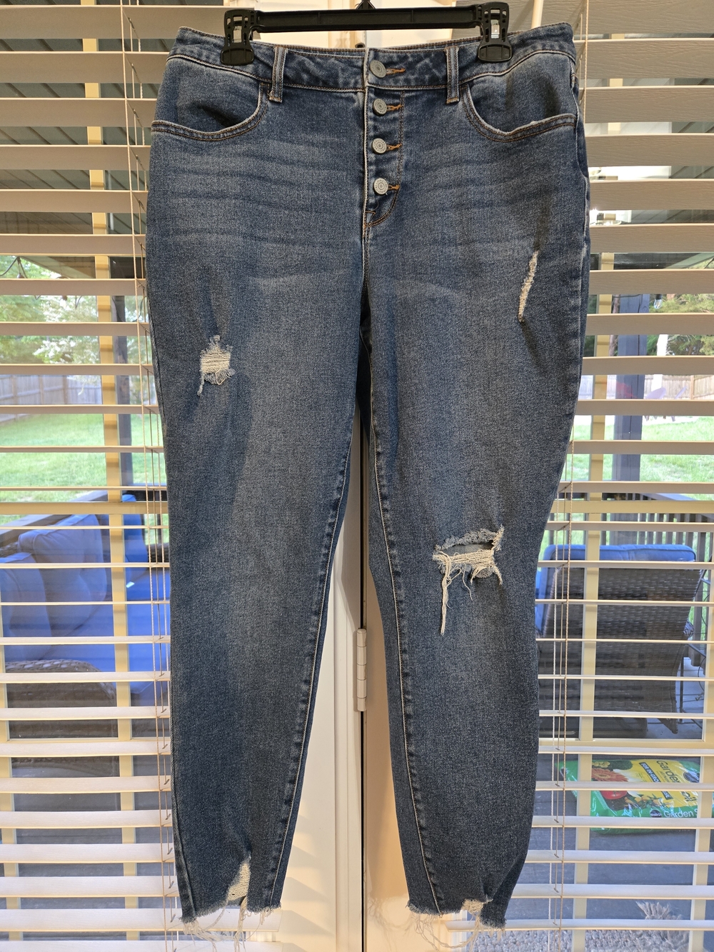 Maurices High Rise Distressed Boyfriend Jeans in Medium Blue Wash Sz 14